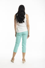 Laden Sie das Bild in den Galerie-Viewer, Hose Orientique, Style: Bangalene Capri Pants with Pockets, Farbe: Aqua, *Sale*