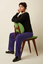 Laden Sie das Bild in den Galerie-Viewer, Hose King Louie, Style: Border Pintuck Pants Milano Uni, Farbe: 491-Rhondonite Blue, *New in*