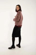 Laden Sie das Bild in den Galerie-Viewer, Pullover Danefae, Style: Danecaring Alpaca Rollneck Sweater, Farbe: Merlot/Powder *New in*