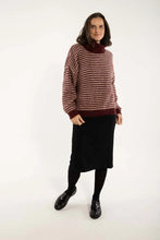 Laden Sie das Bild in den Galerie-Viewer, Pullover Danefae, Style: Danecaring Alpaca Rollneck Sweater, Farbe: Merlot/Powder *New in*