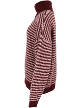 Laden Sie das Bild in den Galerie-Viewer, Pullover Danefae, Style: Danecaring Alpaca Rollneck Sweater, Farbe: Merlot/Powder *New in*