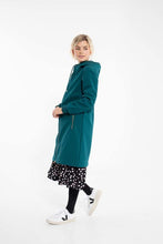 Laden Sie das Bild in den Galerie-Viewer, Softshellmantel Danefae, Style; Danejane Softshell, Farbe: 2223 Dark Duck