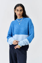 Laden Sie das Bild in den Galerie-Viewer, Pullover UVR Berlin Style: Dorotaina blau gestreift (2916) *Sale*