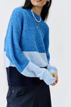 Laden Sie das Bild in den Galerie-Viewer, Pullover UVR Berlin Style: Dorotaina blau gestreift (2916) *Sale*