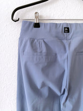 Laden Sie das Bild in den Galerie-Viewer, Hose Liepelt Design, Style: Leila Dynamic, Farbe: fog *Sale*