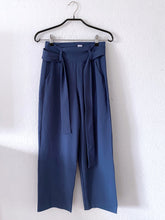 Laden Sie das Bild in den Galerie-Viewer, Hose Liepelt Design, Style: Lisa Waffle, Farbe: steel *Sale*