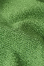 Laden Sie das Bild in den Galerie-Viewer, Rock King Louie, Style: Juno Midi Skirt Milano Crepe, Farbe: Jade Green, *Sale*