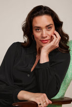 Laden Sie das Bild in den Galerie-Viewer, Bluse King Louie, Style: Marisa Blouse Allegra, Farbe: 001 black *New in*