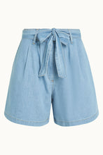 Laden Sie das Bild in den Galerie-Viewer, Shorts King Louie, Style: Marnie Shorts Festa Light Denim, Farbe: Blue Tint *Sale*