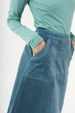 Laden Sie das Bild in den Galerie-Viewer, Rock UVR Berlin, Style: F ESKEINA 233; Farbe 2644, *Sale*