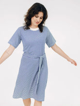 Laden Sie das Bild in den Galerie-Viewer, Kleid Mademoiselle Yeye, Style: Timeless Flaire Dress, Farbe: Mini Stripes, *Sale*
