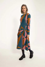Laden Sie das Bild in den Galerie-Viewer, Kleid Danefae Style: ORGANIC - Danesigrid Interlock Dress Tobacco TRIANGULATE *Sale*