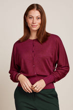 Laden Sie das Bild in den Galerie-Viewer, Strickjacke King Louie, Style: Valentina Cardi Spiro, Farbe: 523 Wild Fuchsia, *New in*