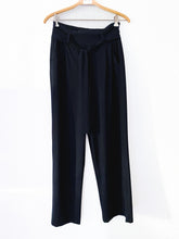 Laden Sie das Bild in den Galerie-Viewer, Hose Liepelt Design, Style: Lisa schwarz *New in*