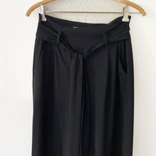 Laden Sie das Bild in den Galerie-Viewer, Hose Liepelt Design, Style: Lisa schwarz *New in*