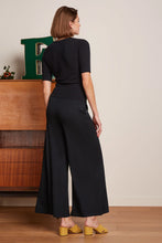 Laden Sie das Bild in den Galerie-Viewer, Hose King Louie, Style: Border Palazzo Cropped Pants Milano, Farbe: black, *New in*
