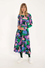 Laden Sie das Bild in den Galerie-Viewer, Kleid Danefae, Style: 11594 Danesigrid Cotton Dress, Farbe: 3938 Dark Duck SWANOS *New in*
