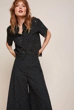 Laden Sie das Bild in den Galerie-Viewer, Hose King Louie, Style:  Ethel Pants Brava Broderie, Farbe: Black, *New in*
