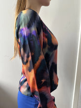 Laden Sie das Bild in den Galerie-Viewer, Bluse UVR Berlin, Style: FRITZIINA, Farbe: 2875 mehrfarbig, *New in*
