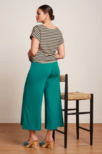 Laden Sie das Bild in den Galerie-Viewer, Hose King Louie, Style: Pia Culotte Milano Uni, Farbe: Kayaking Green, *New in*
