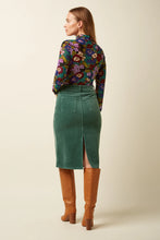Laden Sie das Bild in den Galerie-Viewer, Rock King Louie, Style: Prisca Skirt Curderoy, Farbe: Matcha Green - Corduroy *New in*
