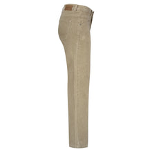 Laden Sie das Bild in den Galerie-Viewer, Hose Red Button, Style: Bibette W10 Cord L32, Farbe: Latte *New in*
