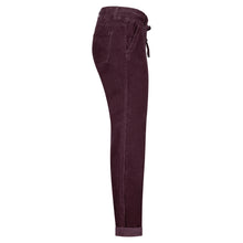 Laden Sie das Bild in den Galerie-Viewer, Hose Red Button, Style: Tessy Cord, Farbe: Aubergine, *New in*
