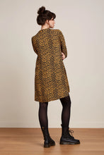 Laden Sie das Bild in den Galerie-Viewer, Kleid King Louie, Style: Sandy Dress Tigre, Farbe: Golden Brown – Tigre, *Sale*
