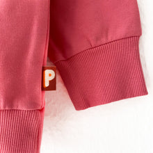 Laden Sie das Bild in den Galerie-Viewer, Kinder Sweater pink Panda von Dyr cph *New In*
